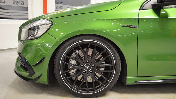 Mercedes A45 AMG Performance Facelift Foto 10