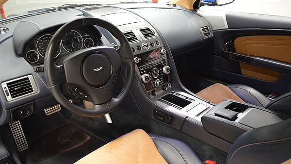 Aston Martin DBS Foto 11