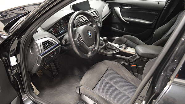 BMW M135i Handschalter Foto 8