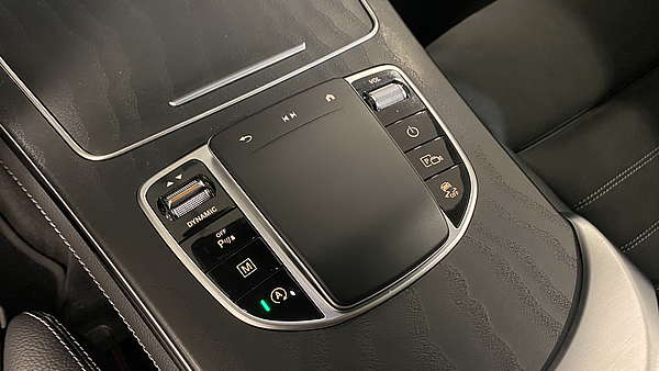 Mercedes GLC 220d 4Matic Coupe AMG Line (Facelift) Foto 26