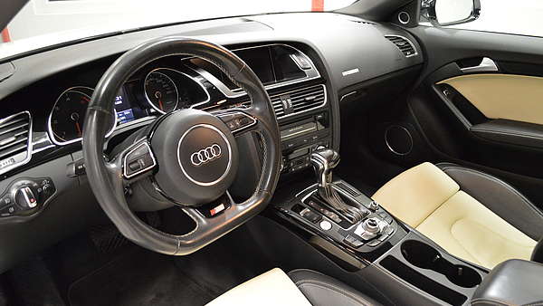 Audi A5 Coupe S-Line 3.0 TDI weiss Foto 13