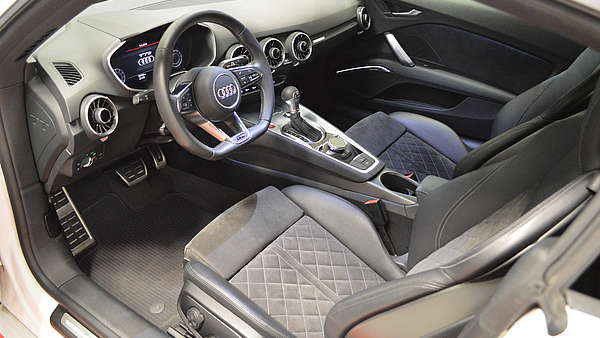 Audi TTS 8S weiß Foto 10