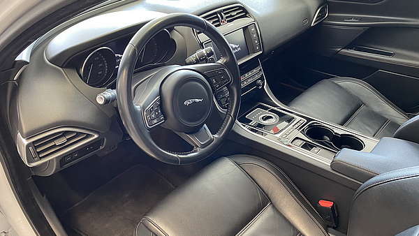 Jaguar XE 20d E-Performance Prestige Autom. Foto 14