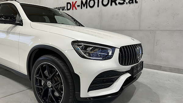 Mercedes GLC 300e Coupe 4Matic AMG Line (Facelift) Foto 7
