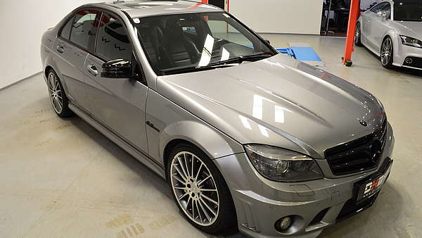 Mercedes C63 Limo grau Foto 7