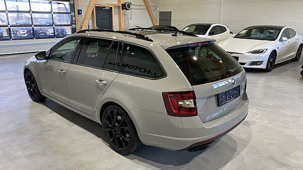 Skoda Octavia Kombi RS 245 TSI DSG (Facelift) Foto 6