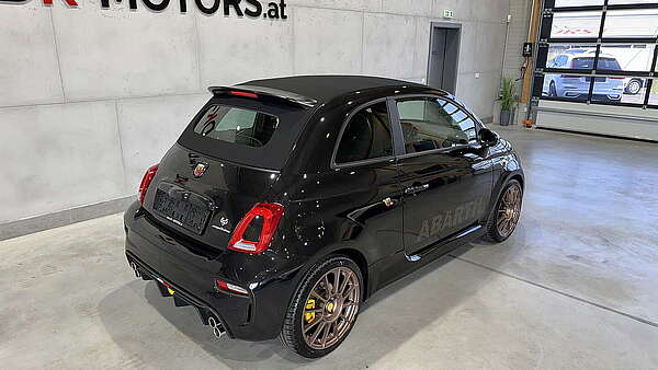Abarth 695C Competizione 2023 Foto 2