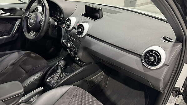 Audi A1 Sportback 1,4 TFSI S-Tronic S-Line Foto 16