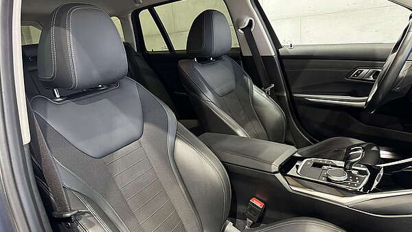 BMW 320i Touring (G21) Sport Line Aut. Foto 17
