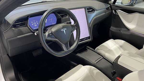 Tesla Model S 75 D (mit Batterie) Foto 9