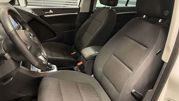 VW Tiguan 2.0 TDI DSG 4-Motion R-Line Foto 16