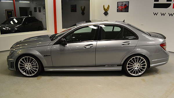 Mercedes C63 Limo grau Foto 2