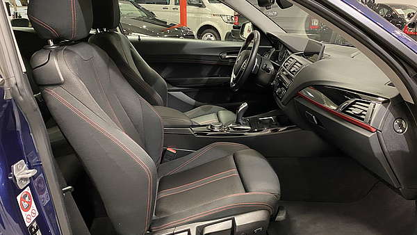 BMW 120d xDrive Sport Line Aut. Foto 14