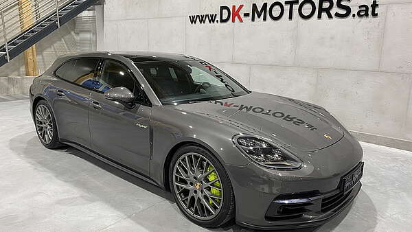 Porsche Panamera 4 e-Hybrid Sport Turismo Foto 1