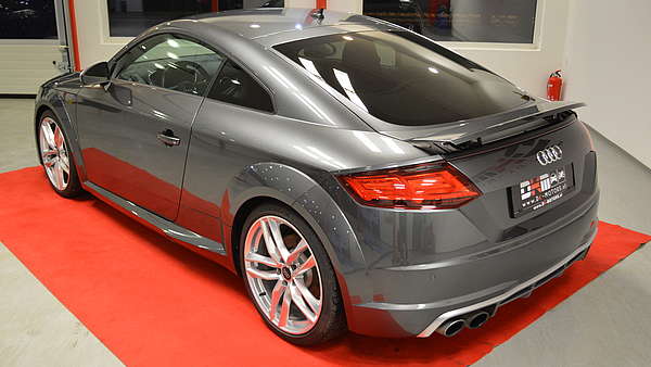 Audi TTS 8S grau Foto 2