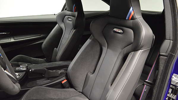 BMW M4 CS DKG Foto 24