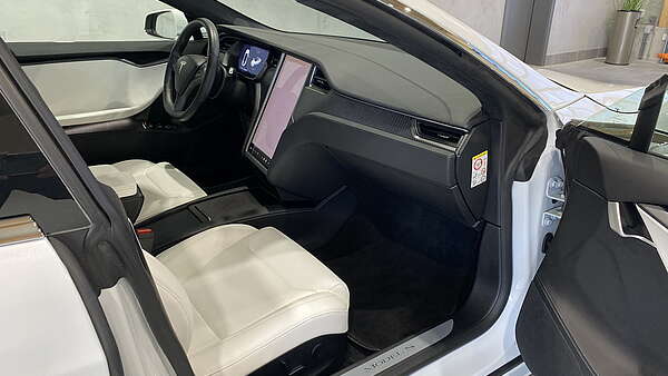 Tesla Model S 75 D (mit Batterie) Foto 15