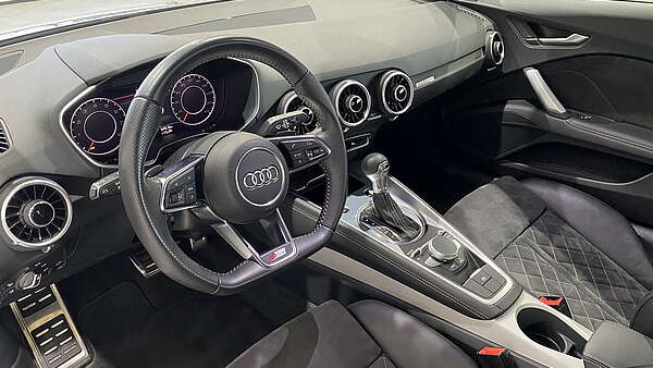 Audi TT 8S 2.0 TFSI S-Line Quattro S-Tronic Foto 13