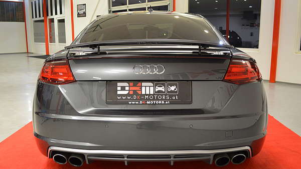 Audi TTS 8S grau Foto 3