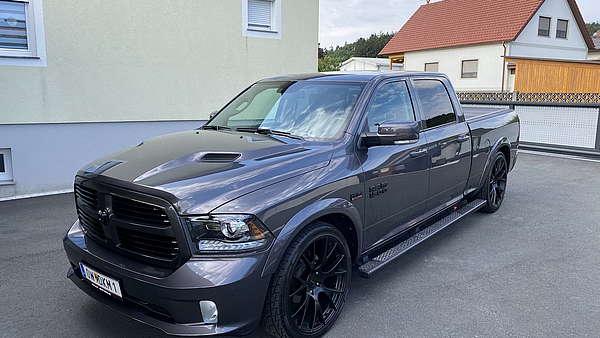 Dodge Ram 1500 Sport Crew Cab Long Bed Foto 3