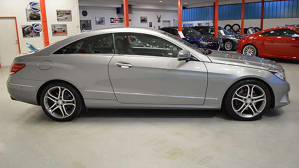 Mercedes E220 CDI Autom. Coupe Facelift Foto 4