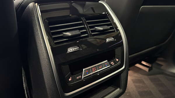 BMW X5 30d xDrive G05 M-Sport Carbon Schwarz 2022 Foto 28