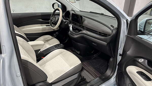 Fiat 500C Elektro La Prima by Bocelli Foto 17