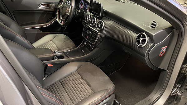 Mercedes A220 CDI AMG grau Foto 15