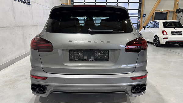 Porsche Cayenne S II FL eHybrid Meteorgrau Foto 3