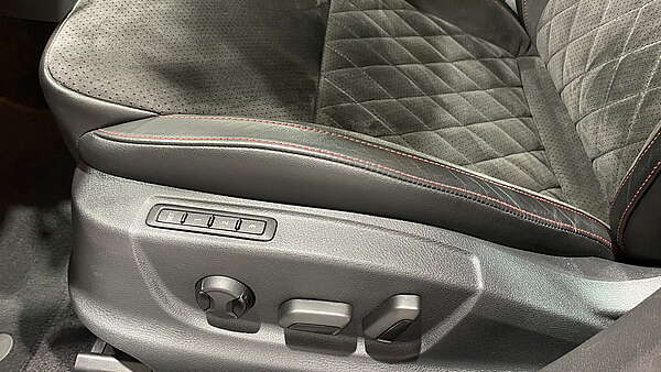 Skoda Octavia Combi RS 245 TSI DSG Facelift rot Foto 15