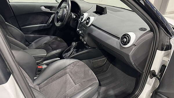 Audi A1 Sportback 1,4 TFSI S-Tronic S-Line Foto 13