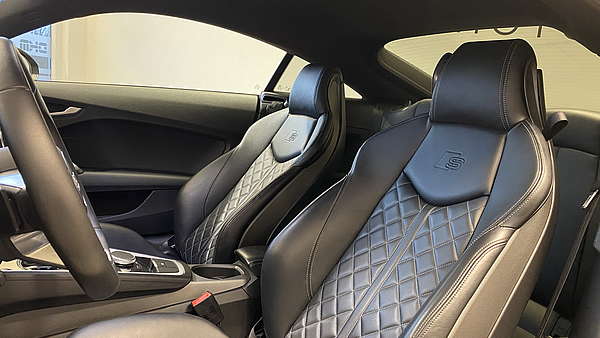 Audi TTS Coupe S-Tronic Foto 10