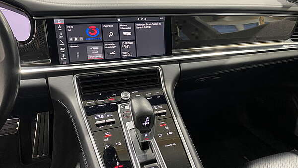 Porsche Panamera 4 e-Hybrid Sport Turismo Foto 34