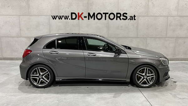 Mercedes A45 AMG Performance 2015er Foto 0