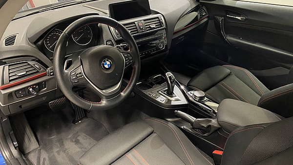BMW 120d xDrive Sport Line Aut. Foto 10