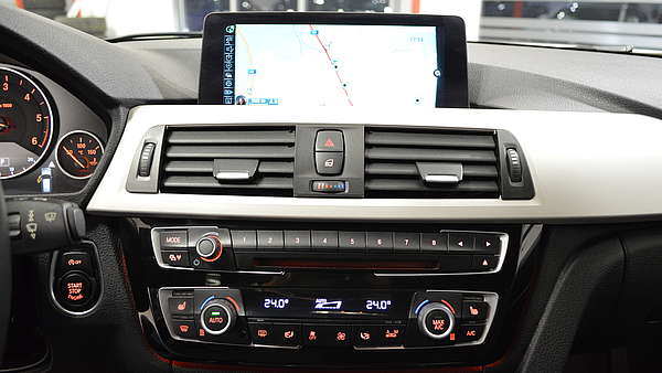 BMW 318d Touring Automatik (Facelift) Foto 11