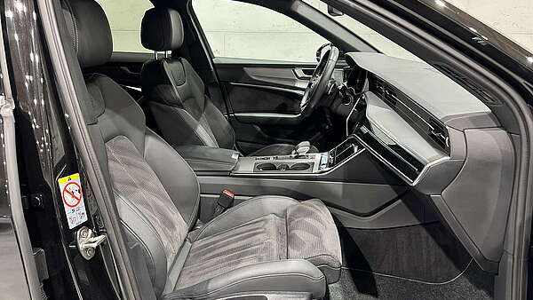 Audi A6 Avant 45 TDI Sport Quattro S-Line Mythos Schwarz Foto 15
