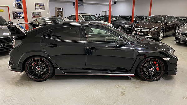 Honda Civic Type R GT schwarz Foto 5