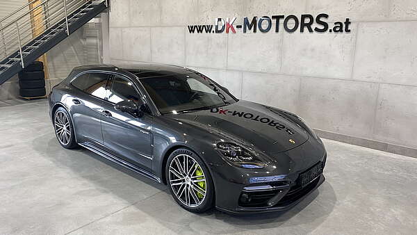 Porsche Panamera Turbo S e-Hybrid PHEV Sport Turismo Foto 1