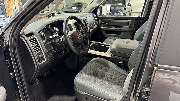 Dodge Ram 1500 5,7 V8 Hemi Classic Crew Cab Foto 11