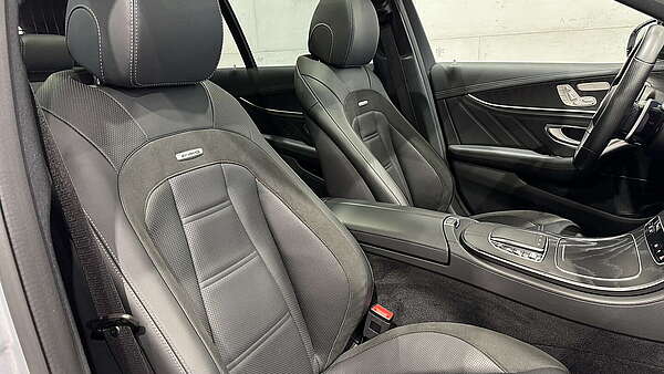 Mercedes E53 AMG T-Modell 4 Matic + Foto 24