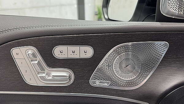 Mercedes GLE 400d 4Matic Aut. AMG Line Diamantweiß Foto 21