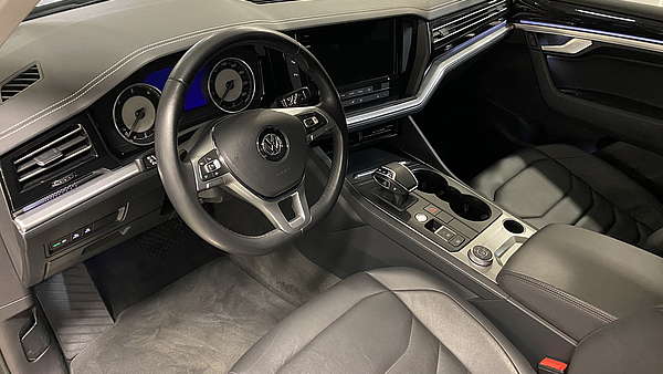 VW Touareg Elegance 3.0 V6 TDI Foto 14