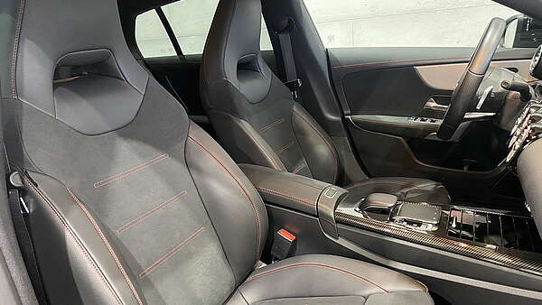 Mercedes CLA 200d Shooting Brake AMG Line Autm. Foto 14