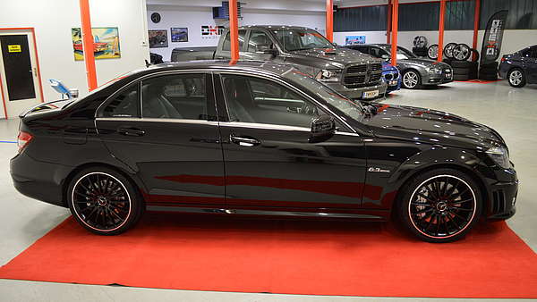 Mercedes C63 AMG Limo schwarz Foto 6