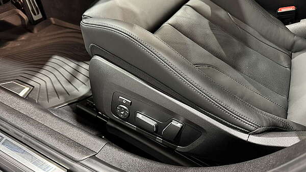 BMW M3 Touring xDrive schwarz matt 2023 Foto 17