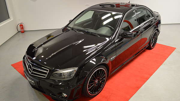 Mercedes C63 AMG Limo schwarz Foto 4