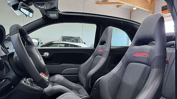 Abarth 695C Competizione 2023 Foto 23