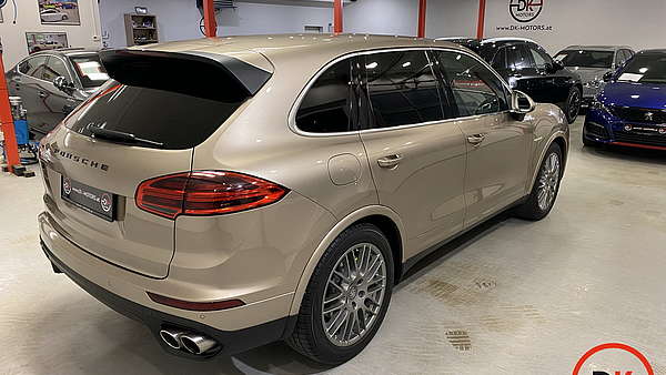 Porsche Cayenne II FL S E-Hybrid Foto 4