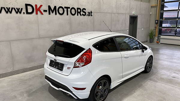 Ford Fiesta ST 1.6 EcoBoost 2016 Foto 2